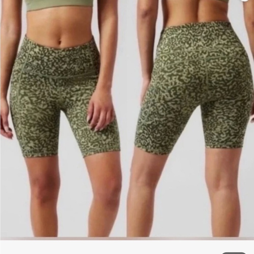 Athleta: Ultimate Stash II 7” short